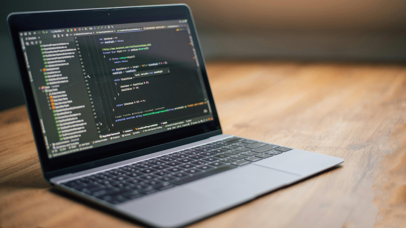 Sérgio Bento De Araújo apresenta como iniciar no low-code e impulsionar a automação sem complexidade técnica.