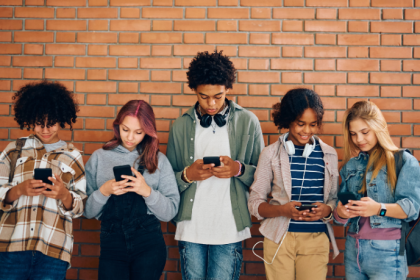 Edinei Jara de Oliveira analisa como a Geração Alpha deve redefinir o futuro do consumo e elevar as exigências sobre autenticidade e inovação das marcas.