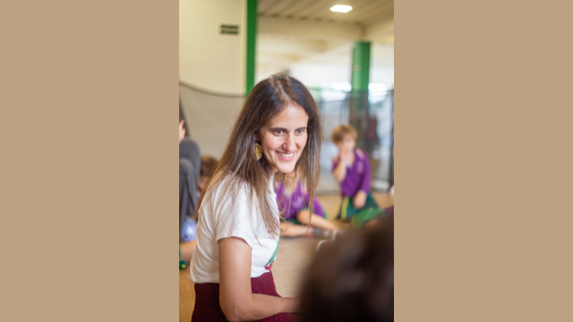 Entre telas e estímulos constantes, a Sigma Educação e Tecnologia Ltda destaca como o papel continua essencial para foco, retenção e construção do conhecimento.